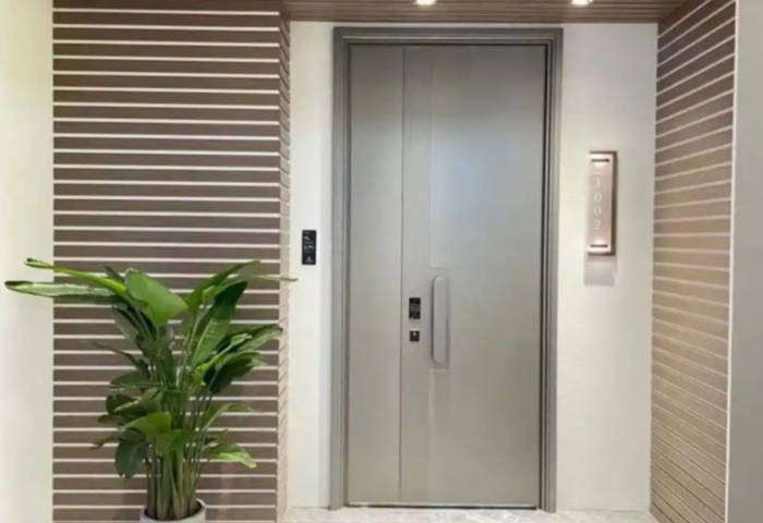 青島裝修完成后是否應該更換入戶門？