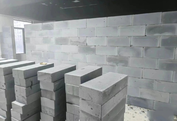 裝修砌墻，輕體磚與紅磚之選 —— 青島業(yè)主必看！